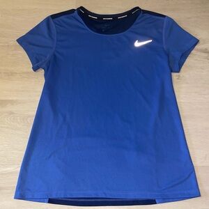 Women’s Nike running top